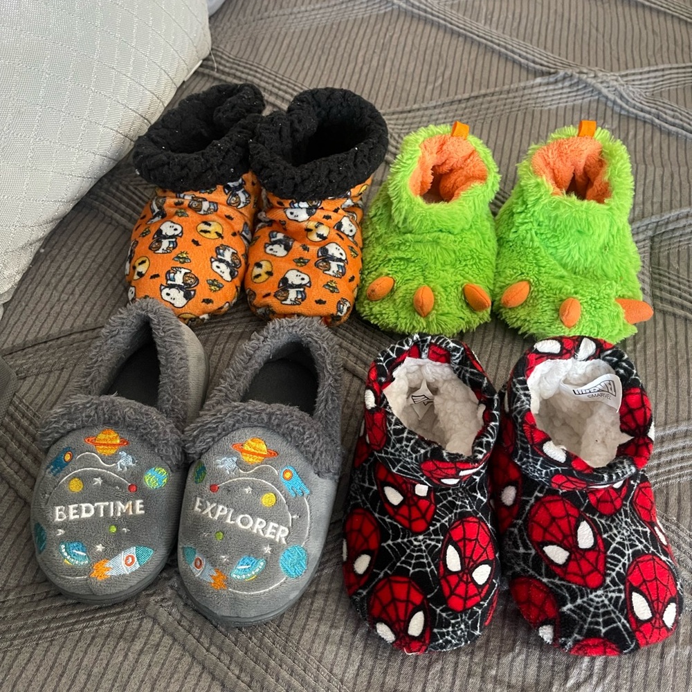 Kids slippers bundle of 4 pairs